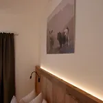 Brandstatthof Alojamento de Acomodação e Pequeno-almoço 3*