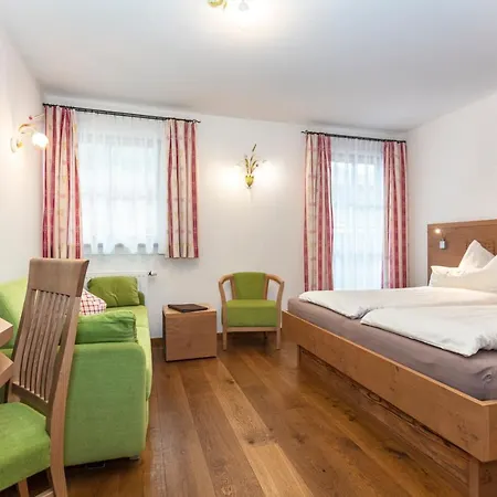 Frühstückspension Brandstatthof 3*