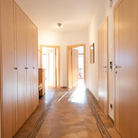 Brandstatthof 住宿加早餐酒店 莱奥冈