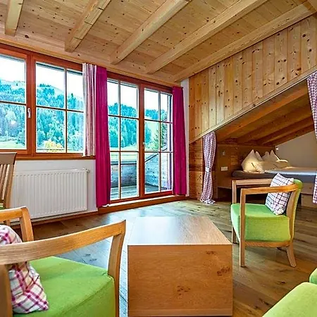 Brandstatthof 3*